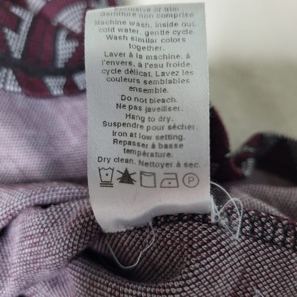 Cute Reitmans Skirt. Size 7. Burgundy & Grey. - Picture 6 of 9